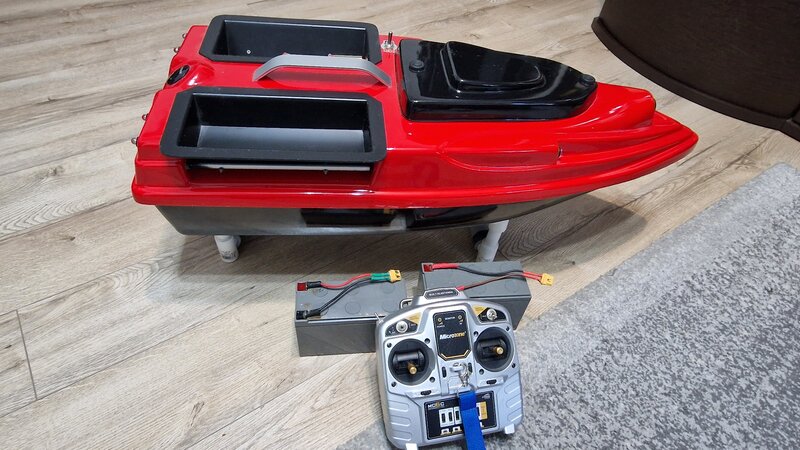 Barcuta nada pescuit